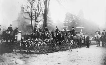 Rufford Hounds on The Green 1924